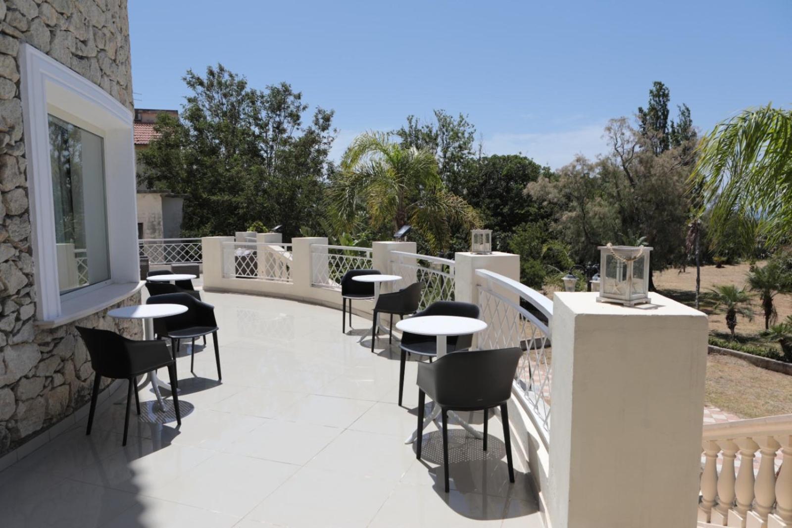 Acqua Marina Hotel&Restaurant نوشيرا تيرينيزي المظهر الخارجي الصورة