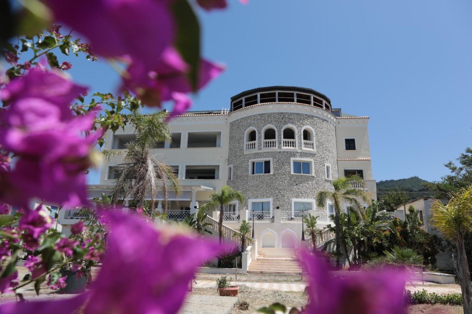Acqua Marina Hotel&Restaurant نوشيرا تيرينيزي المظهر الخارجي الصورة